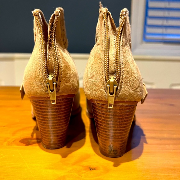 Women’s size 10 half boots tan - Picture 3 of 3